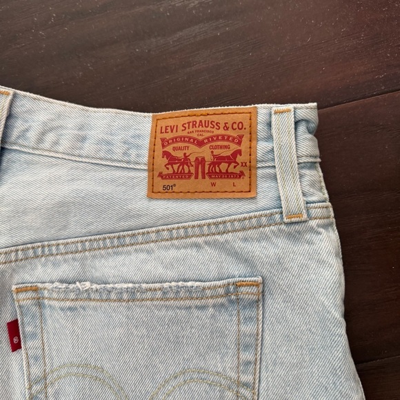 Levi’s 501 Light Blue Distressed Denim Shorts cut off boho western festival 29 - Picture 6 of 9